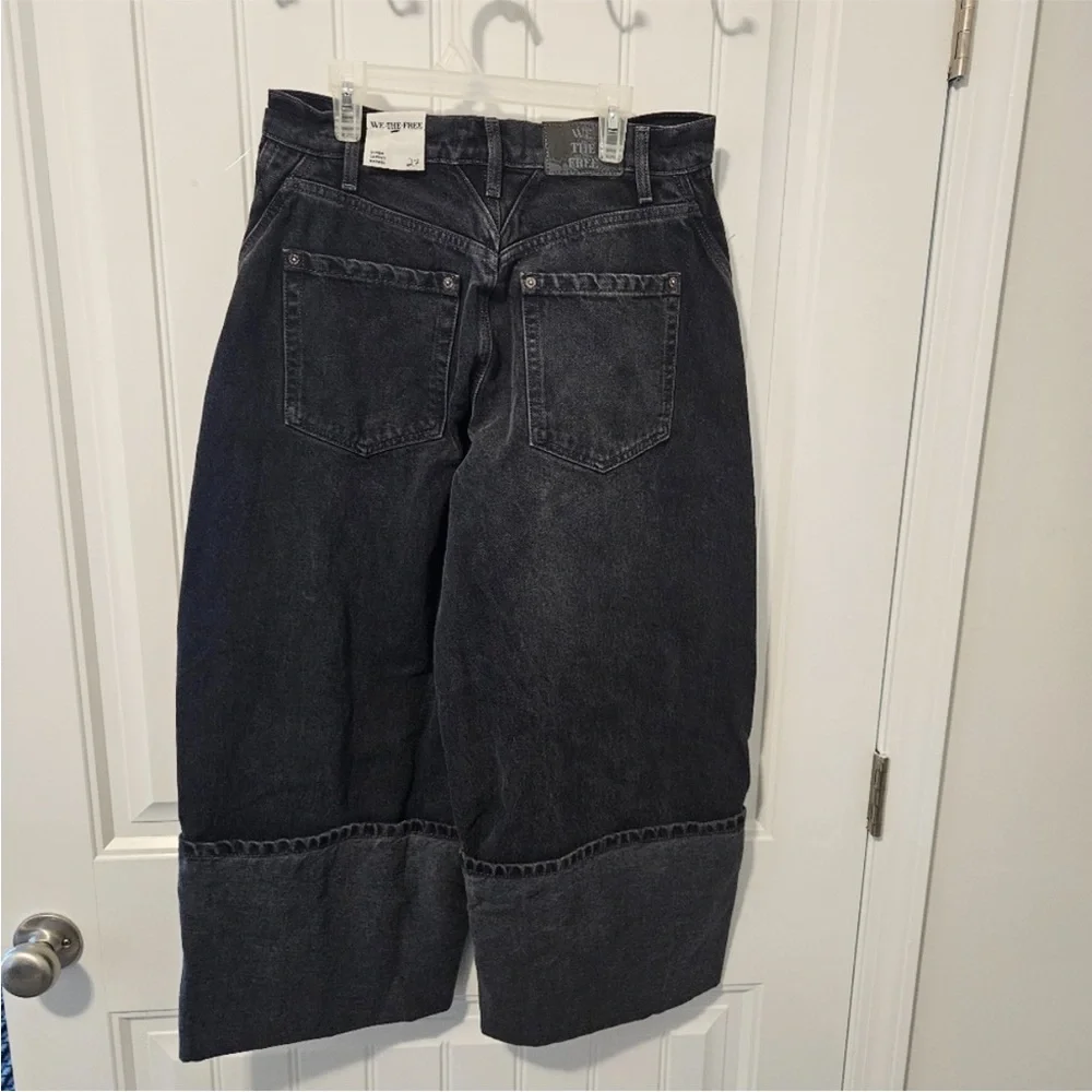 Free People Olsen Black Cuffed Barrel Jeans Sizes NWT SIZE 27 - Picture 6 of 8